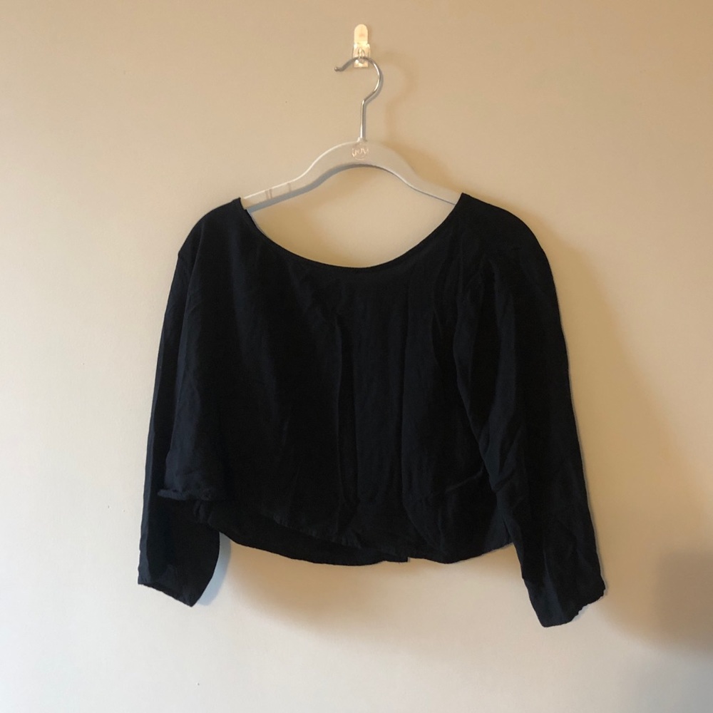 AMERICAN APPAREL cropped tee with button detail